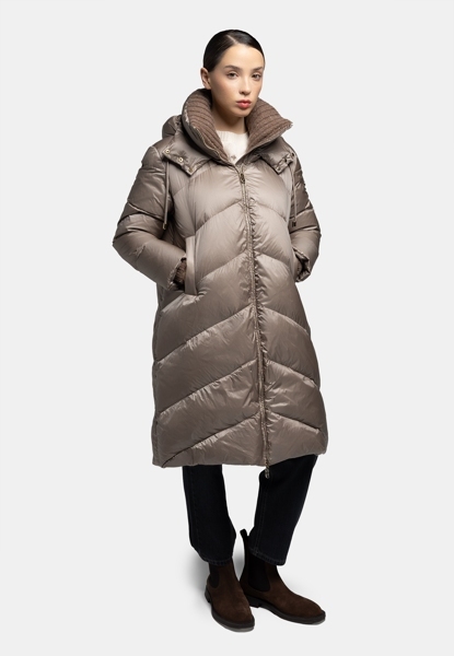 Пуховик с капюшоном, удлиненный
